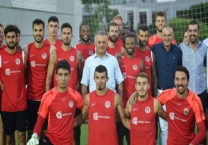 Vali Yazıcı : Antalyaspor a Başarılarla Dolu Bir Sezon Diliyorum